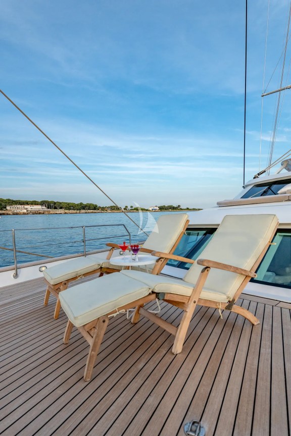 Main deck forward area sunbathing area