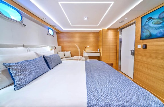 Double Cabin