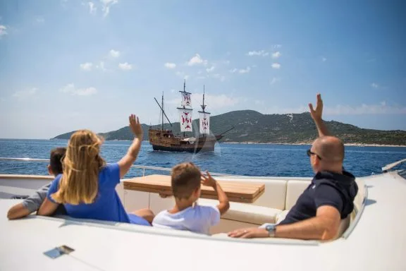 Image of SALT yacht #18
