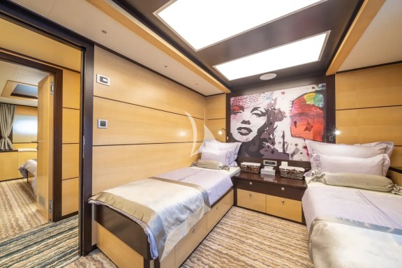 Image of NAVILUX yacht #37