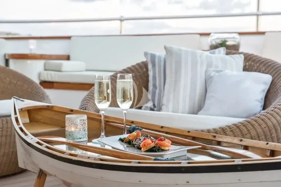 Upper deck aft detail