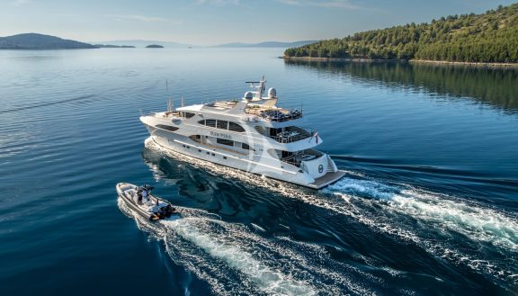 Image of SILENT WORLD yacht #40