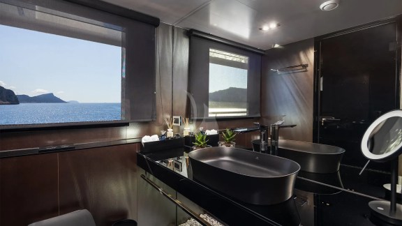 Image of BLACK SWAN yacht #24