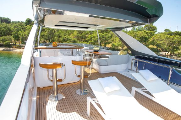 PREWI sunbeds flybridge area