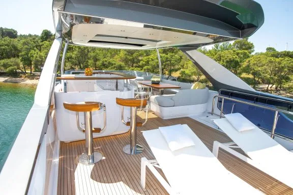 PREWI sunbeds flybridge area