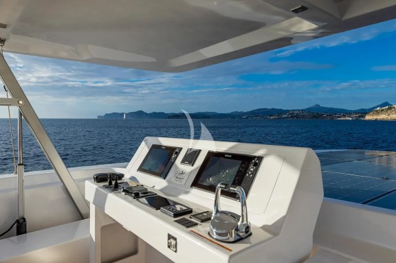 Cockpit on Flybridge