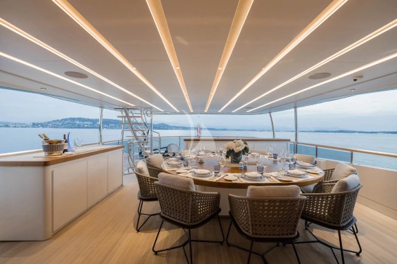 Upper Deck dining