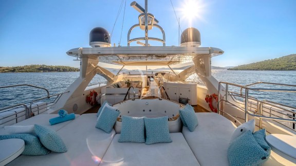Arago Jaccuzi View forward