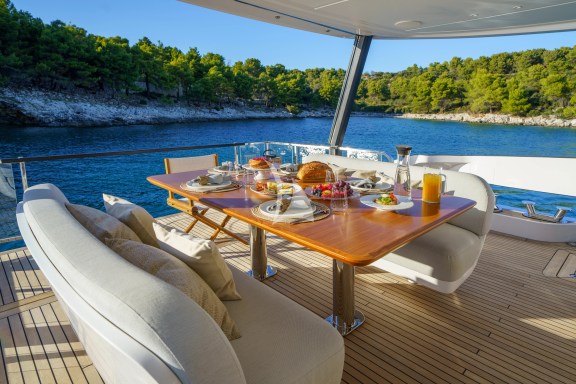 Image of VIVA II yacht #8