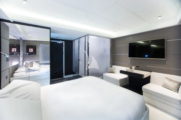 Guest double cabin