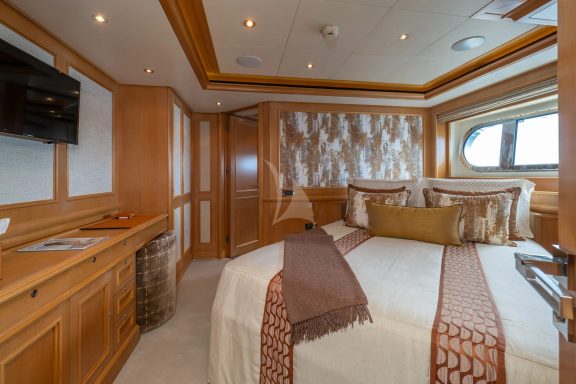 Double cabin