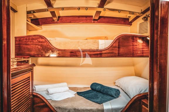 Twin Cabin