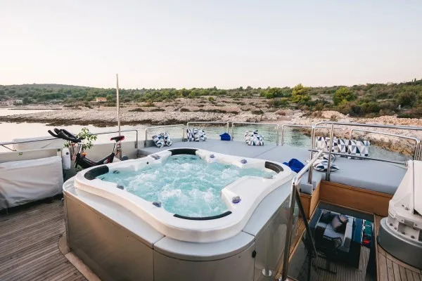ONE BLUE yacht charter in Croatia