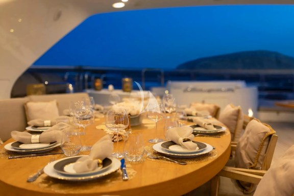 Sun Deck Dinning Table