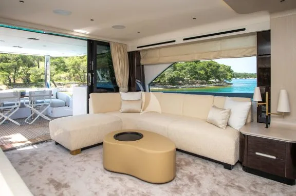 PREWI salon outdoor view
