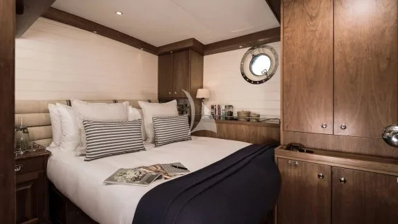 Guest cabin