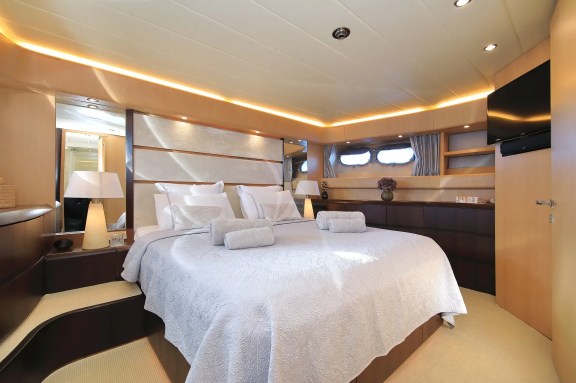 HOPE I master cabin
