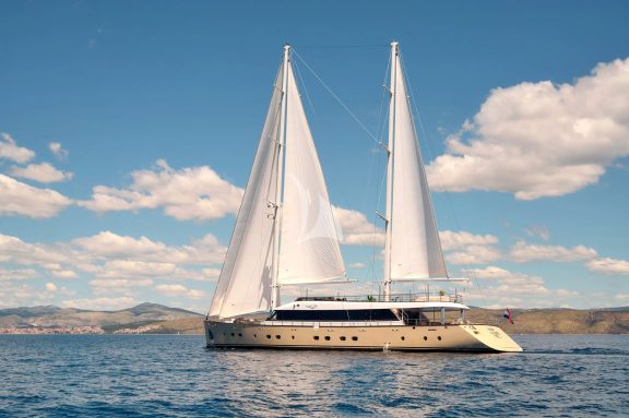 Image of MARALLURE yacht #3