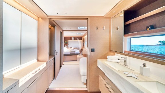 Image of AMADA MIA yacht #18