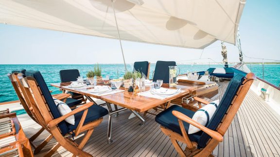 foredeck ALEXA OF LONDON