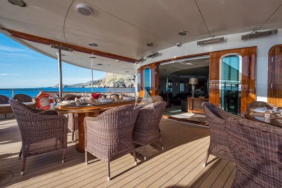 Main deck aft