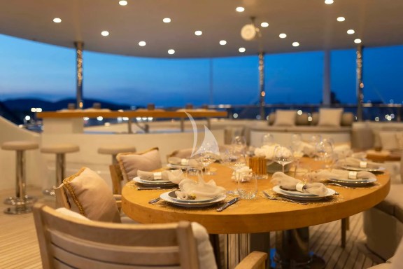 Sun Deck Dinning Table