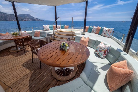 Sun deck jacuzzi