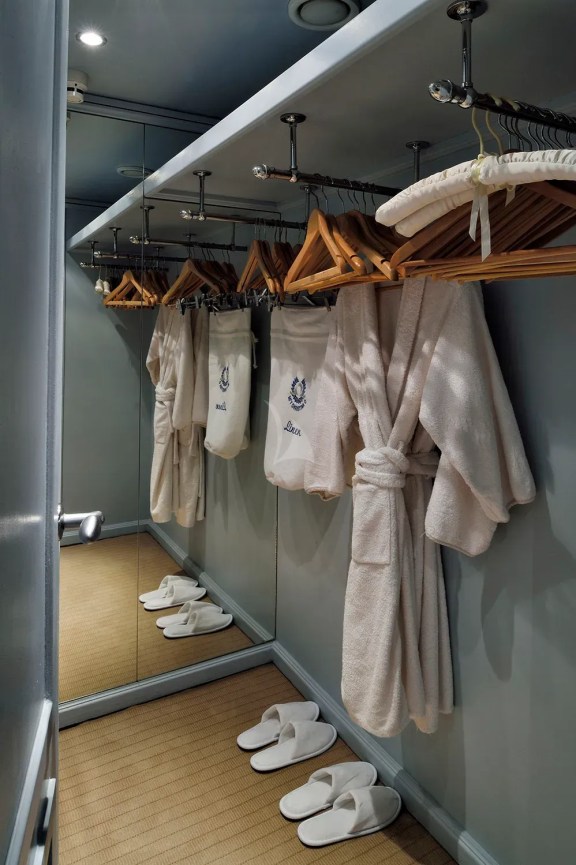Guest cabin walk in wardrobe