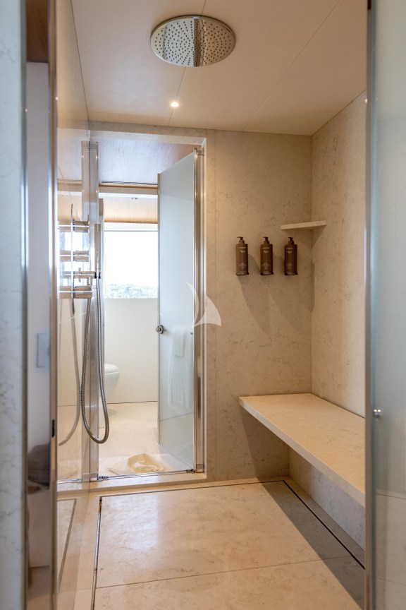 Master cabin en suite bathroom