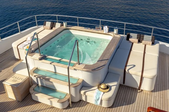 Sundeck - Jacuzzi