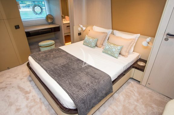 PREWI master cabin side view