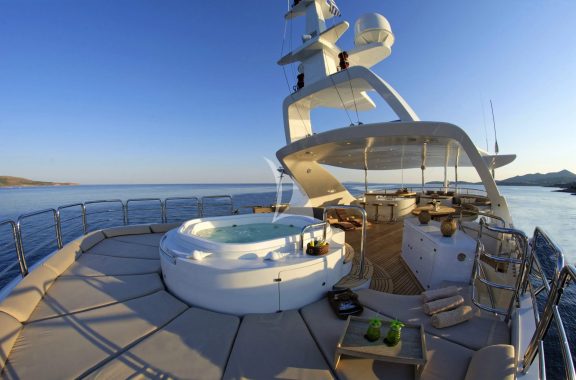 Sundeck Jacuzzi