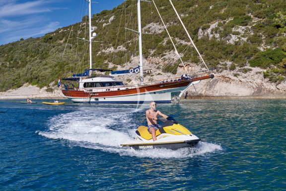 Image of LOTUS yacht #29