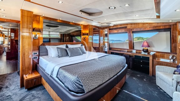 Arago Master Aft View