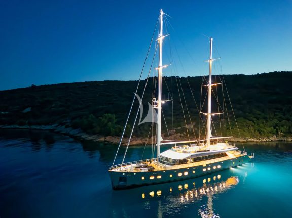 Image of MARALLURE yacht #44