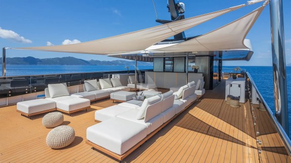 Image of BLACK SWAN yacht #16
