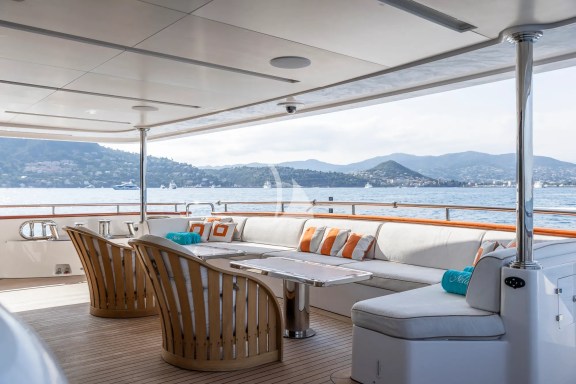 Main deck aft