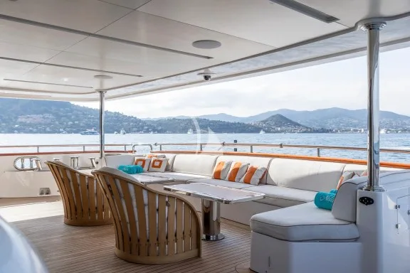 Main deck aft