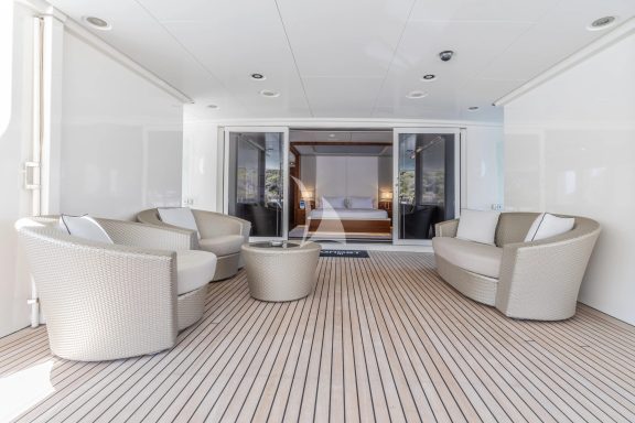 MASTER LOUNGE AREA