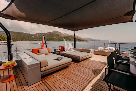Carmen Exterior - Sky Lounge