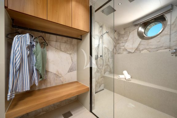 Master cabin en suite