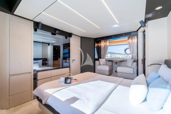 MINEIRA Master cabin view