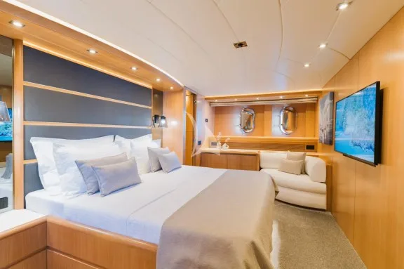 Full beam Master Cabin