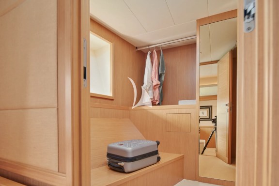 Friend's Boat lower deck Master wardrobe