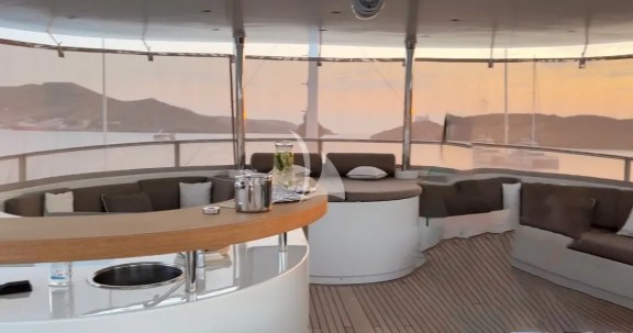 A large beige tent can be placed on the front of the sundeck offering protection from the sun and the wind, making the sundeck an amazing place to enjoy all day and night, even during the windier and colder days.