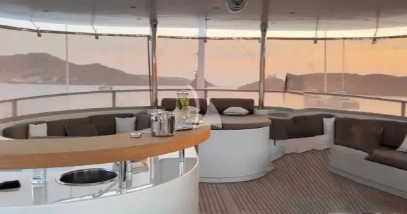 A large beige tent can be placed on the front of the sundeck offering protection from the sun and the wind, making the sundeck an amazing place to enjoy all day and night, even during the windier and colder days.
