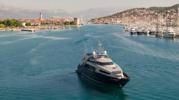 Image of ONE BLUE yacht #10