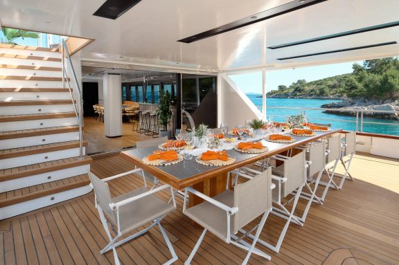 Image of MARALLURE yacht #27