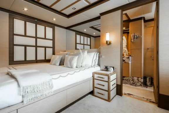 Double cabin