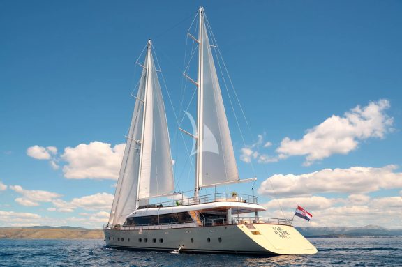 Image of MARALLURE yacht #4